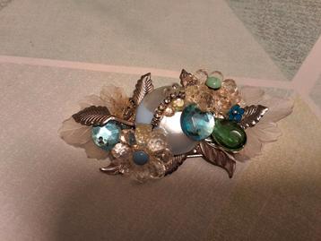 Vintage Broche met Edelstenen en Kristallen beschikbaar voor biedingen