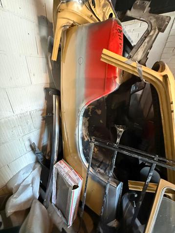 Daf 66 volvo 66 achterkant halve auto en dak plaatwerk beschikbaar voor biedingen
