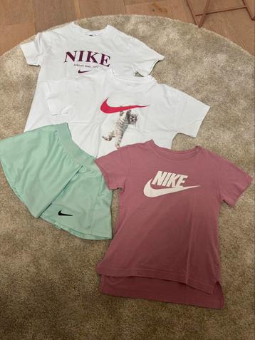 Nike set meisje maat 134 beschikbaar voor biedingen