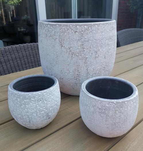 Bloempot, Tuin en Terras, Bloempotten, Zo goed als nieuw, Beton, Binnen, Minder dan 40 cm, Minder dan 25 cm, Rond, Ophalen