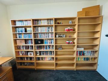 4 Billy boekenkasten berken van de Ikea. beschikbaar voor biedingen