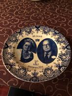 Mooi bord tgv 50 jarig huwelijk Kon Juliana en prins Bernard, Ophalen of Verzenden, Zo goed als nieuw, Servies