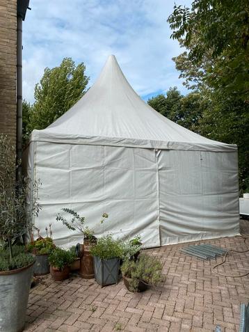 Eschenbach Pagode tent beschikbaar voor biedingen