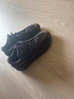 Yeezy 700 V3 Zwart Maat 44, Kleding | Heren, Schoenen, Ophalen of Verzenden, Gedragen, Zwart, Sneakers of Gympen
