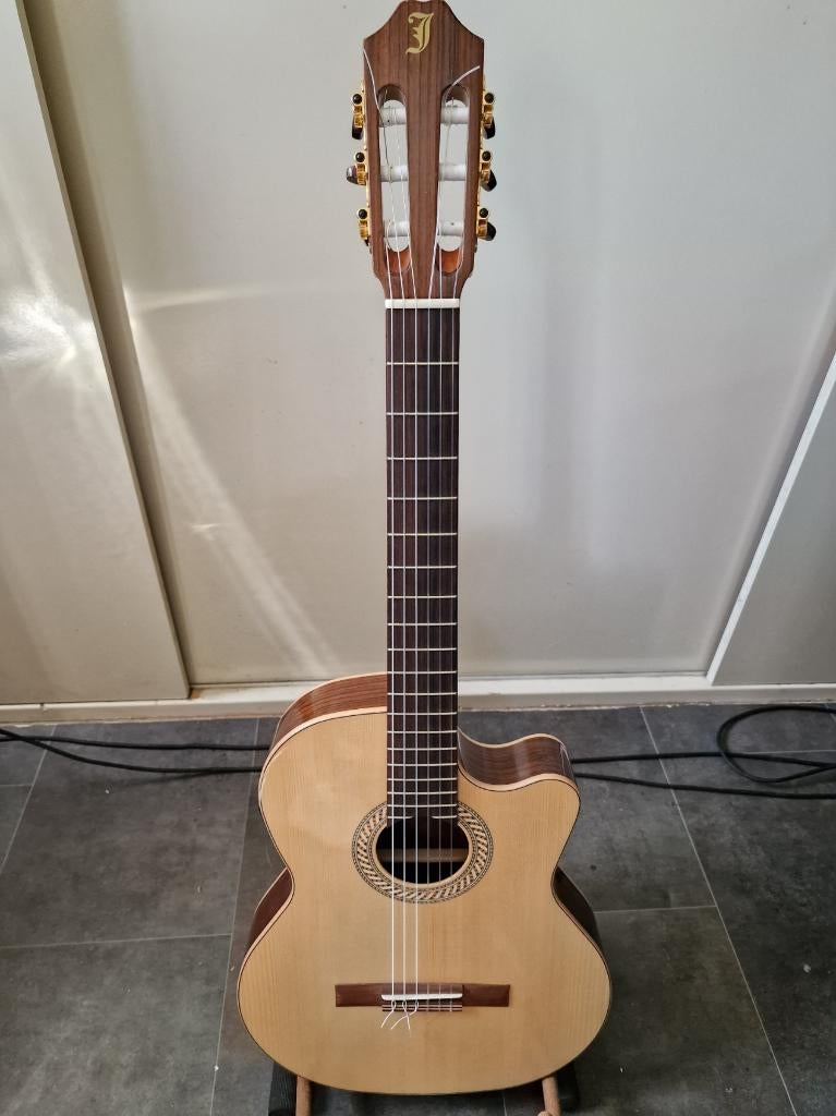 Juan Salvador 1T met Fishman element, Ophalen of Verzenden, Zo goed als nieuw, Klassieke of Spaanse gitaar, Met (piezo-)element