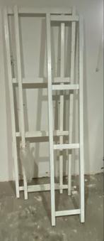 Lundia staanders wit met plankendragers, Ophalen, Met plank(en), Minder dan 50 cm, Gebruikt