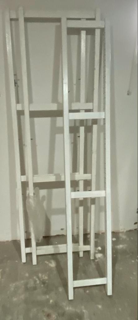 Lundia staanders wit met plankendragers, Huis en Inrichting, Kasten | Boekenkasten, Gebruikt, Minder dan 50 cm, 150 tot 200 cm