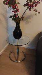 Glazen bijzettafel met chroom onderstel, Huis en Inrichting, Tafels | Bijzettafels, Minder dan 55 cm, Gebruikt, Rond, Glas