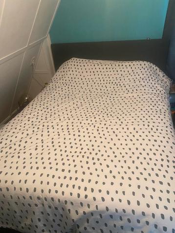 Boxspring 140x200 beschikbaar voor biedingen