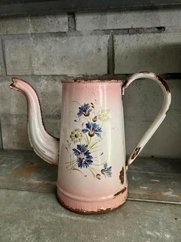 emaille koffiepot met roze rand en bloemen, korenbloem beschikbaar voor biedingen