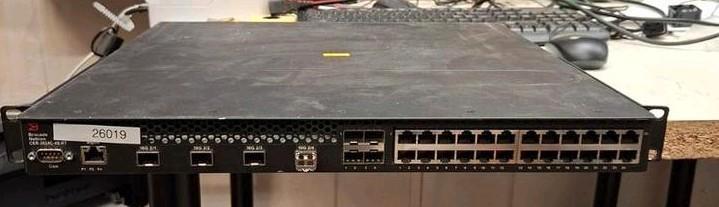 Brocade NI-CER-2024C-4X-RT-AC Router, Computers en Software, Netwerk switches, Gebruikt, Ophalen of Verzenden