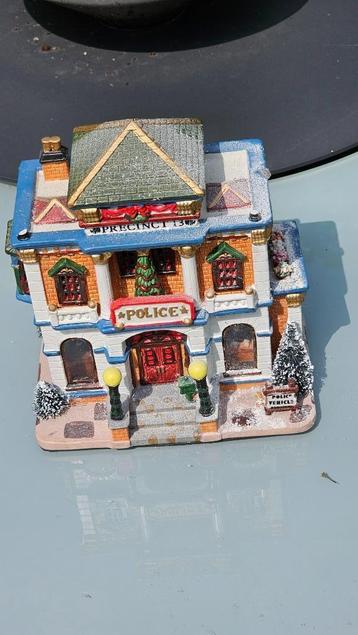 Politiebureau 13 Lemax voor kerstdorp beschikbaar voor biedingen