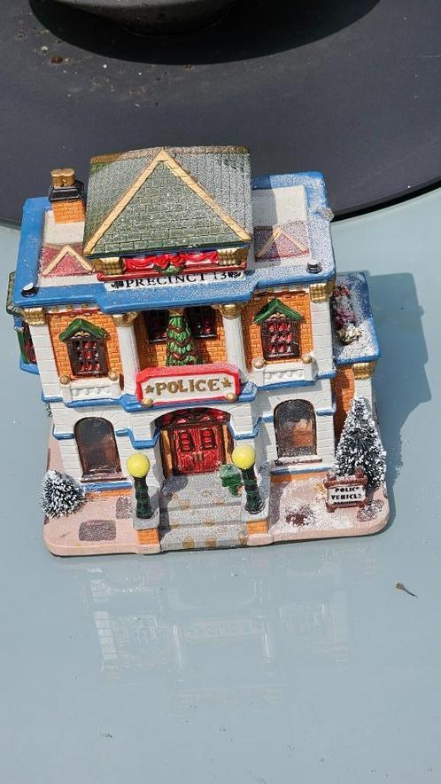 Politiebureau 13 Lemax voor kerstdorp, Diversen, Kerst, Gebruikt, Ophalen of Verzenden