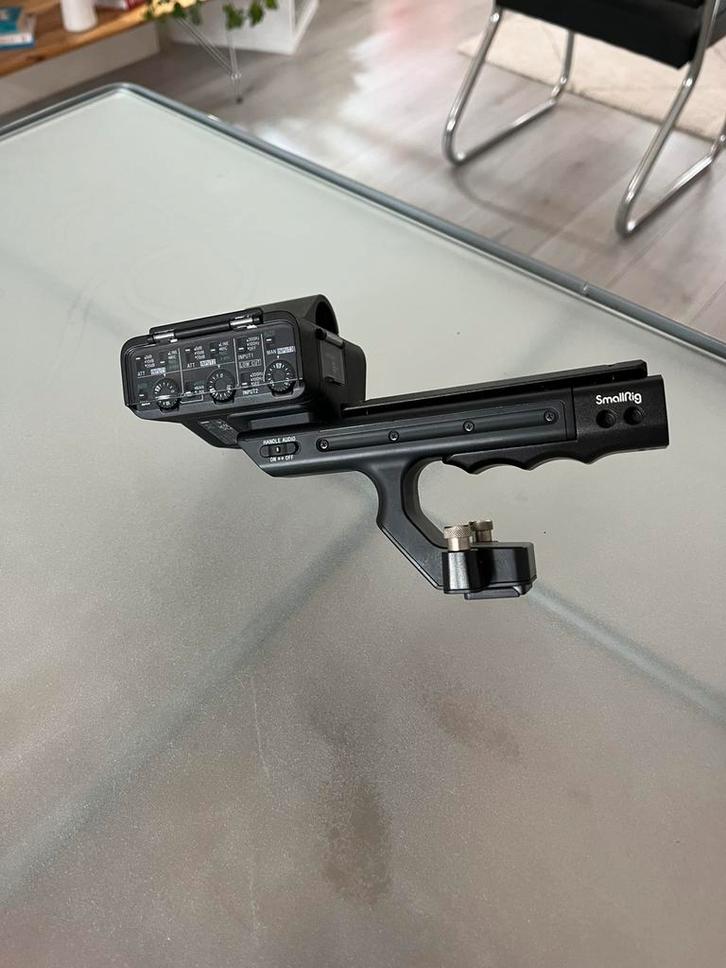 Sony XLR-H1 XLR Handle Unit + SmallRig Cage– (FX30/FX3), Audio, Tv en Foto, Overige Audio, Tv en Foto, Zo goed als nieuw, Ophalen