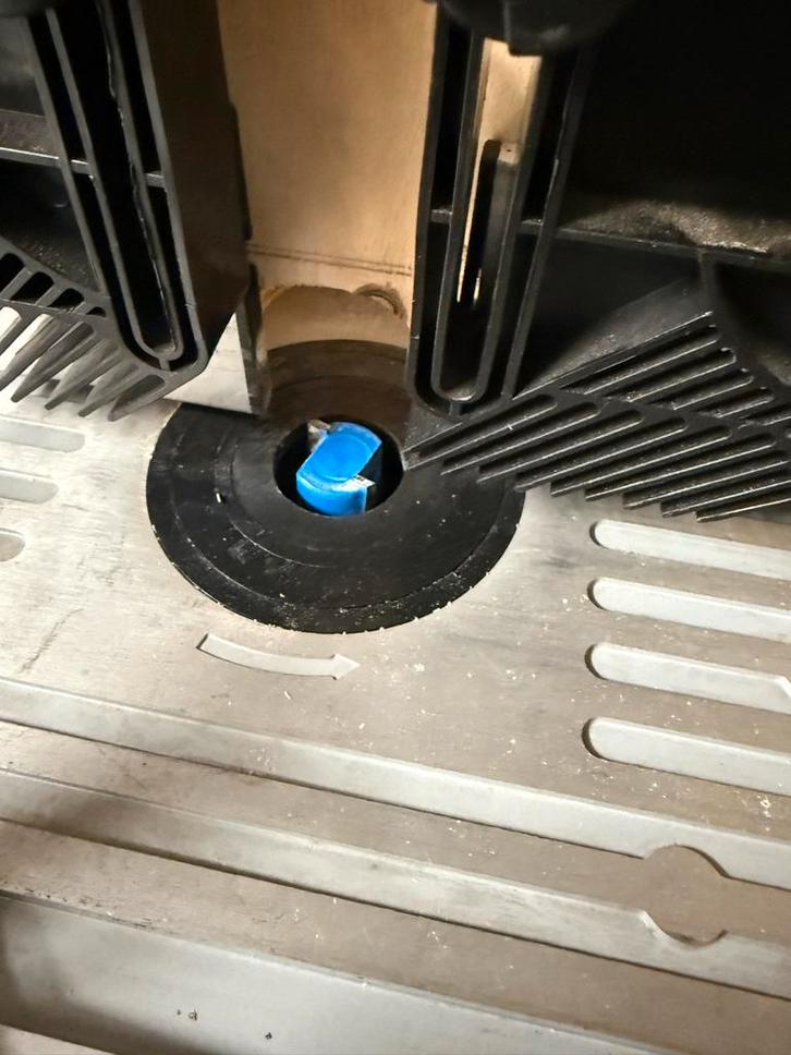 Scheppach Freesmachine met alle toebehoren en frezen, Doe-het-zelf en Verbouw, Gereedschap | Overige machines, Zo goed als nieuw