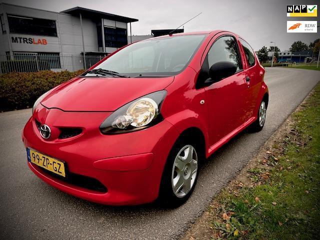 Toyota Aygo 1.0-12V, tweede eigenaar, nieuwe apk dealeronder, Auto's, Toyota, Bedrijf, Te koop, Aygo, ABS, Airbags, Radio, Startonderbreker