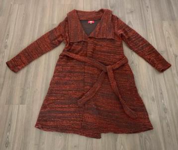 Nieuw roest oranje vest van Tantilly. beschikbaar voor biedingen