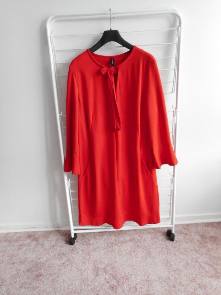 Marc Cain mooie jurk mt 5 42 Herfst/ Winter, Kleding | Dames, Jurken, Zo goed als nieuw, Maat 42/44 (L), Overige kleuren, Knielengte