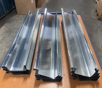 Zinken goot B30, 1 meter lengtes beschikbaar voor biedingen
