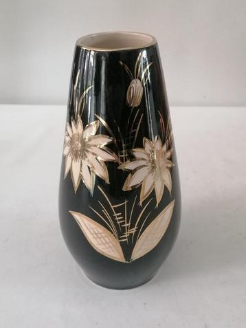 vintage rockabilly foreign gemerkte vaas met bloemdecor izgs beschikbaar voor biedingen