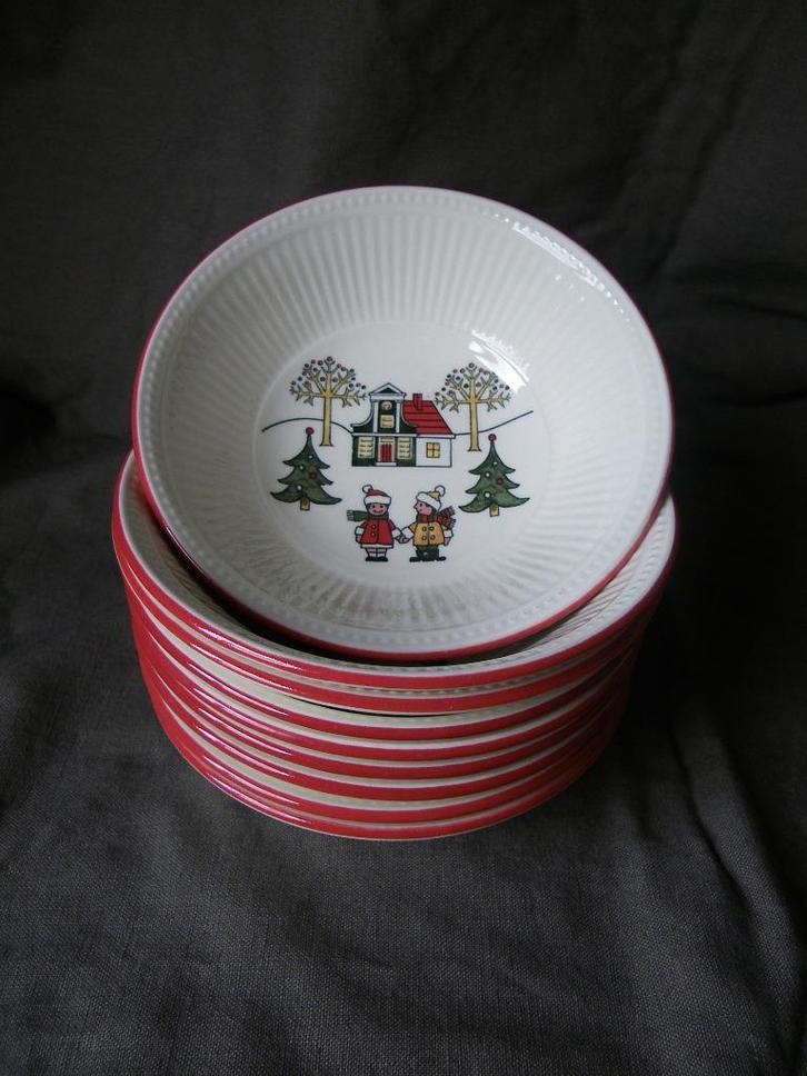 Wedgwood WINDSOR CHRISTMAS Puntgave kerst compote schaaltjes, Huis en Inrichting, Keuken | Servies, Zo goed als nieuw, Schaal of Schalen