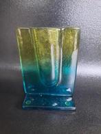 Aparte , handgevormde glazen solifleur , éénbloemsvaasje, Huis en Inrichting, Gebruikt, Overige kleuren, Ophalen of Verzenden