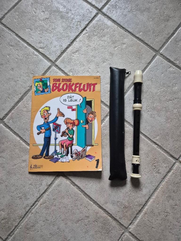 Blokfluit met oefenboek Tom Stone, Muziek en Instrumenten, Bladmuziek, Les of Cursus, Ophalen of Verzenden, Zo goed als nieuw