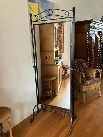 Mooie staande spiegel passpiegel 186 cm hoog smeedwerk beschikbaar voor biedingen
