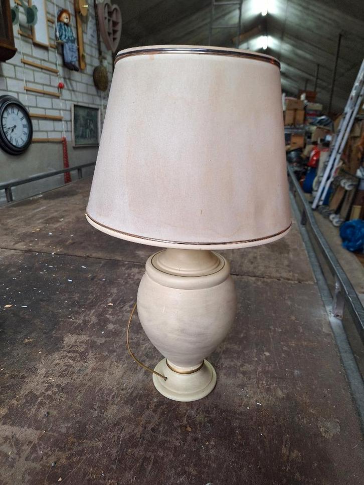 tafellamp van porselein, Huis en Inrichting, Lampen | Tafellampen, Zo goed als nieuw, 50 tot 75 cm, Overige materialen, Ophalen