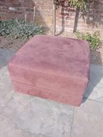 Poef Hocker Voetenbank. 40x40x40 cm. Op wieltjes., Huis en Inrichting, Ophalen, Minder dan 50 cm, Vierkant, Minder dan 50 cm