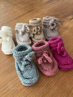 Gebreide wollen babyslofjes met koordje, Kinderen en Baby's, Babykleding | Schoentjes en Sokjes, Ophalen of Verzenden, Nieuw, Jongetje of Meisje
