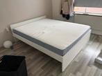 IKEA VIHALS bed + matras - Zo goed als nieuw!, Huis en Inrichting, Slaapkamer | Matrassen en Bedbodems, Ophalen, Tweepersoons