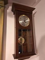 Nette goedlopende klok met geslepen glas, Ophalen