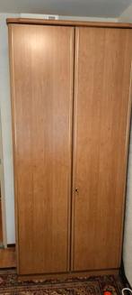 Houten kledingkast met deuren en hangruimte, Huis en Inrichting, Kasten | Kledingkasten, Ophalen, Gebruikt, 100 tot 150 cm, 200 cm of meer