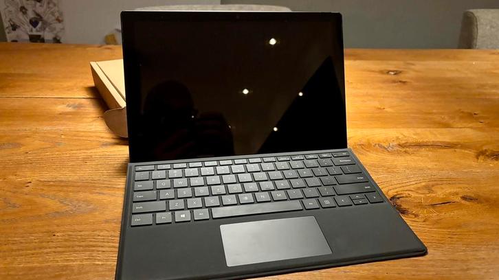Microsoft Surface Pro 7+ 11th Gen Intel i5 incl. toetsenbord, Computers en Software, Windows Tablets, Zo goed als nieuw, Wi-Fi