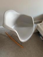 Mooie Schommelstoel - licht grijs, Huis en Inrichting, Stoelen, Ophalen, Zo goed als nieuw, Hout, Eén