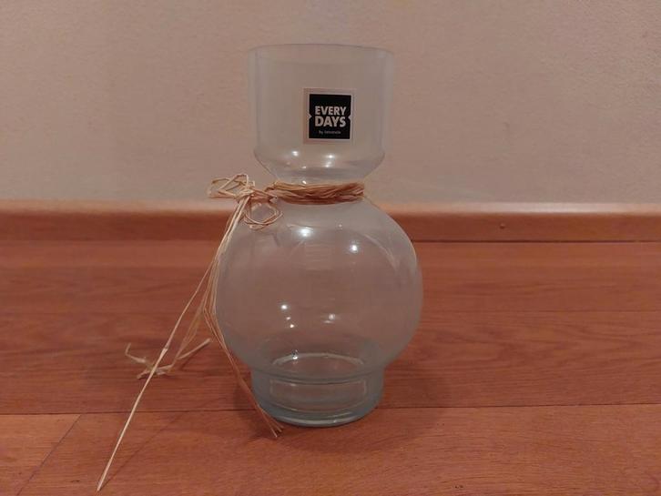Glazen vaasje - 19 cm hoog, Huis en Inrichting, Woonaccessoires | Vazen, Overige kleuren, Minder dan 50 cm, Glas, Ophalen of Verzenden