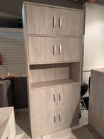 Hoge buffetkast kleur licht grijs hout, Huis en Inrichting, Kasten | Buffetkasten, Ophalen, 100 tot 150 cm, 200 cm of meer, 25 tot 50 cm