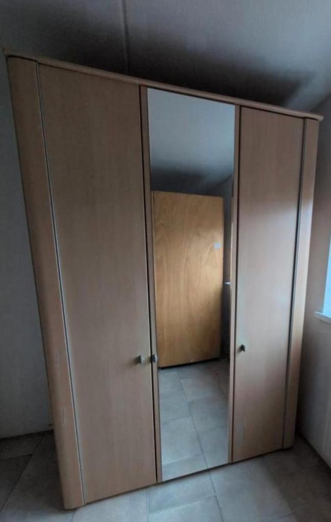 Kledingkast met spiegel - Zo goed als nieuw!, Huis en Inrichting, Kasten | Kledingkasten, Zo goed als nieuw, 150 tot 200 cm, 100 tot 150 cm
