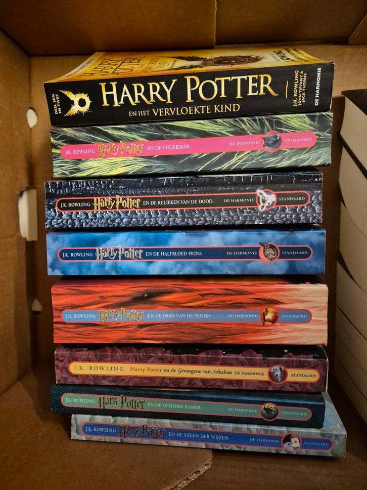 Harry Potter, alle 8 delen, zachte kaft, praktisch ongelezen, Boeken, Kinderboeken | Jeugd | 10 tot 12 jaar, Zo goed als nieuw