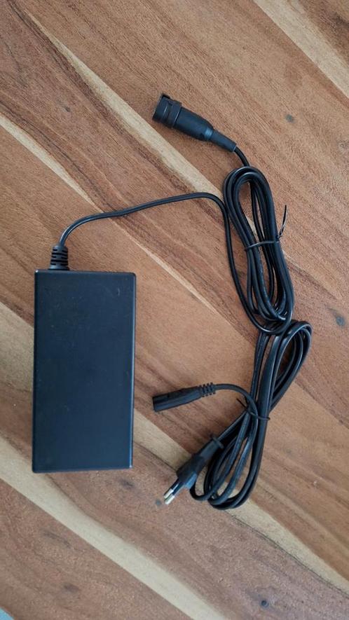 Gazelle 36V Accu Oplader 3-polig, Fietsen en Brommers, Fietsaccessoires | Fietsaccu's, Nieuw, Ophalen of Verzenden
