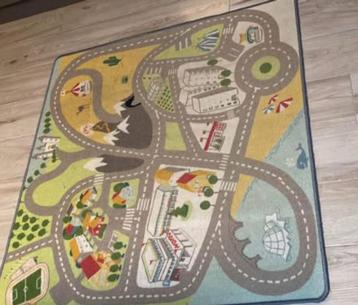 Vloerkleed 133 x 140 cm beschikbaar voor biedingen