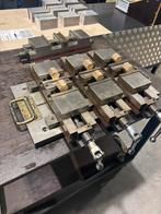 dubbele Machineklemmen voor freesbank 3 x  plus  1 reserve, Doe-het-zelf en Verbouw, Gereedschap | Freesmachines, Ophalen of Verzenden