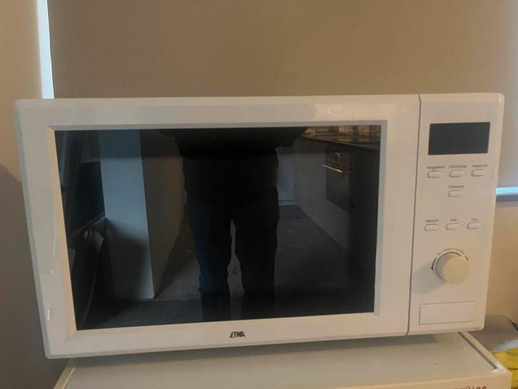ETNA ECM153WIT Combi Magnetron - Wit, Witgoed en Apparatuur, Magnetrons, Gebruikt, Vrijstaand, Combimagnetron, 45 tot 60 cm, Grill