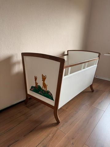 Antiek ledikant met commode Antiek beschikbaar voor biedingen