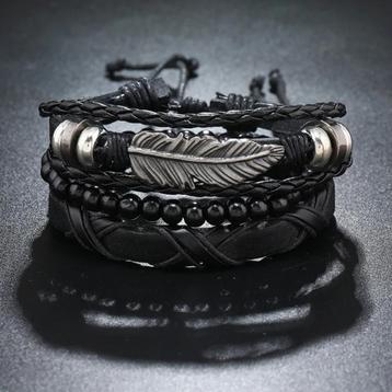 Set Van 4 Zwarte Heren Armbanden Met Veer  beschikbaar voor biedingen