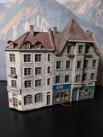 Heljan, appartementen met winkels., Hobby en Vrije tijd, Modeltreinen | H0, Overige merken, Gebruikt, Gelijkstroom of Wisselstroom