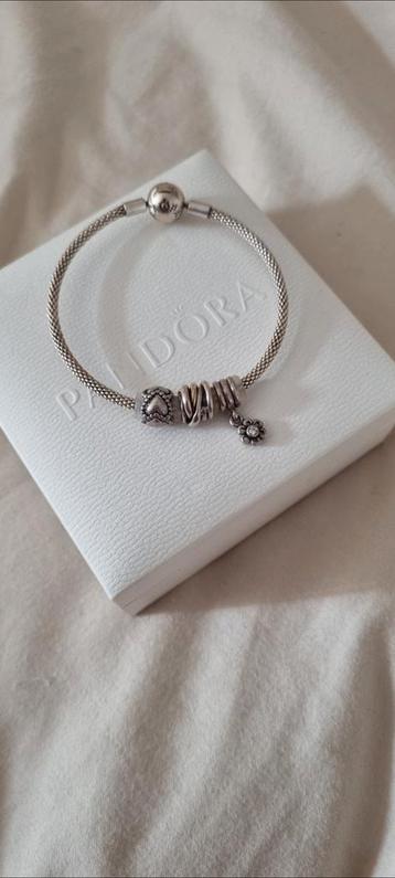 Pandora armband met bedels beschikbaar voor biedingen