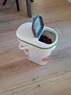 Voer emmer met bij behoorde voer en in de emmer zit ook voer, Dieren en Toebehoren, Ophalen of Verzenden, Zo goed als nieuw