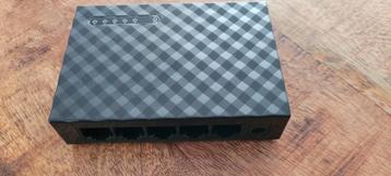 Super snelle 1Gb netwerk switch, als nieuw beschikbaar voor biedingen